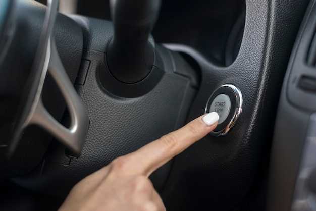 Процесс снятия ключа с панели приборов