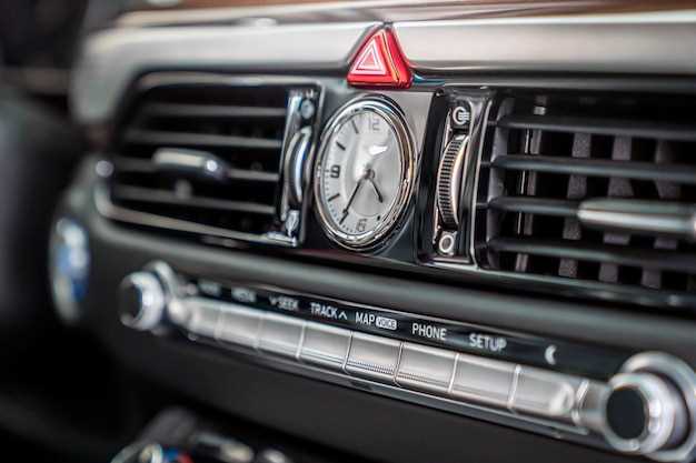 История и особенности приборки BMW E30