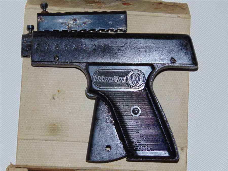 startovij-pistolet-lobanova-izh-spl-samaya-luchshaya