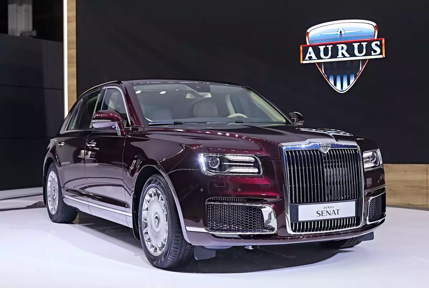 auris-rossijskij-avtomobil
