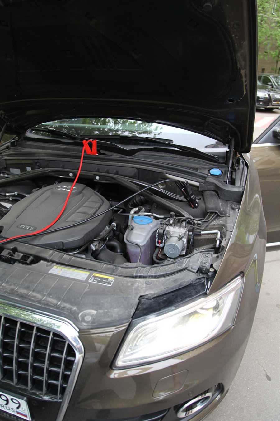 gde-stoit-akkumulyator-na-audi-q5