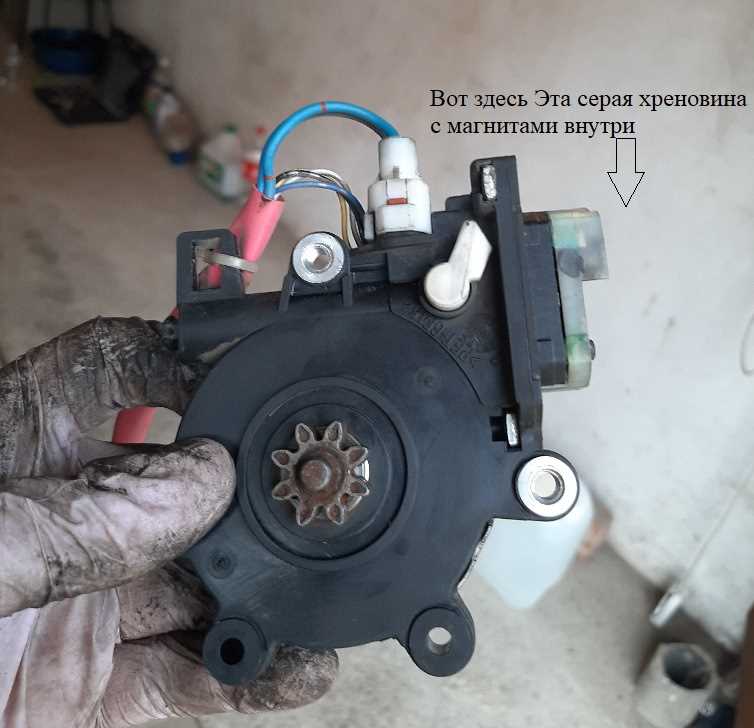 zamena-motorchika-steklopodemnika-subaru-forester-sg5