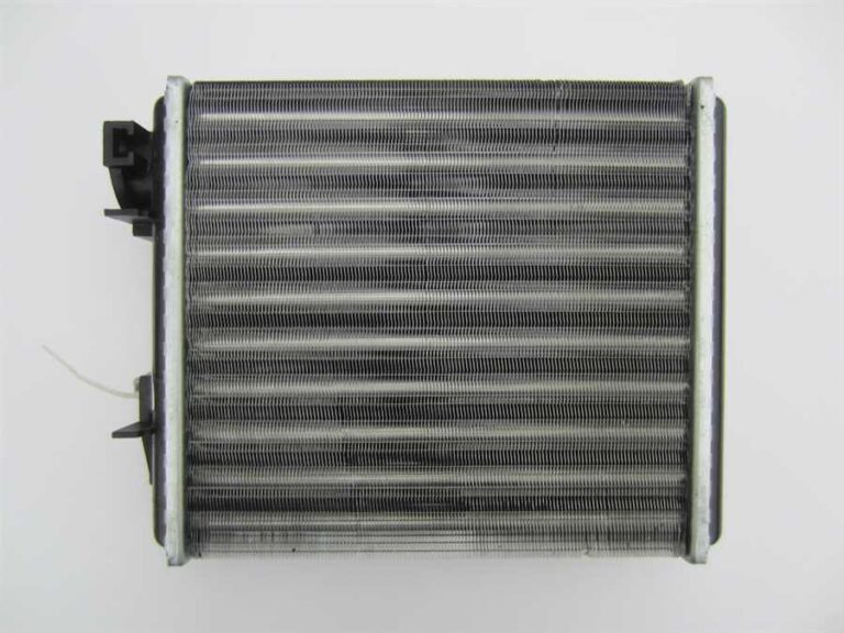 zamena-radiatora-pechki-vaz-2104-karbyurator-siono41h