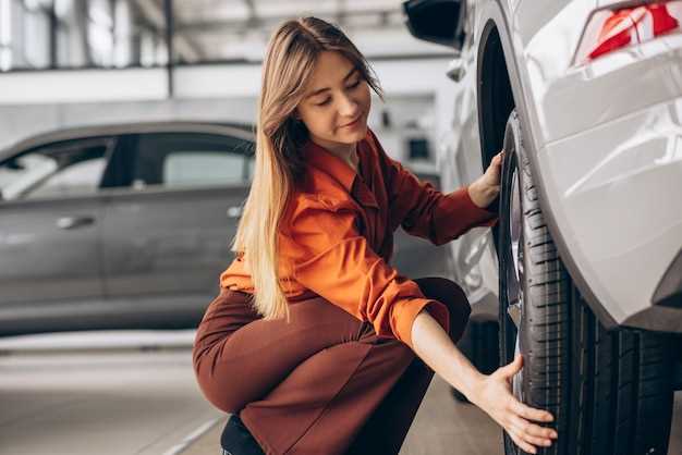 pochemu-tyanet-pravoe-koleso-na-renault-logan-1-osnovnie-prichini-i-reshen